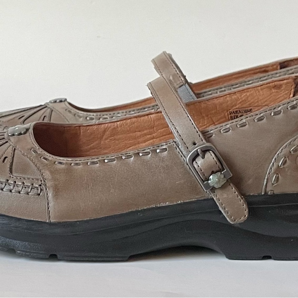 Dr Comfort Leather Mary Jane style casual or dress shoes women’s size 9.5M